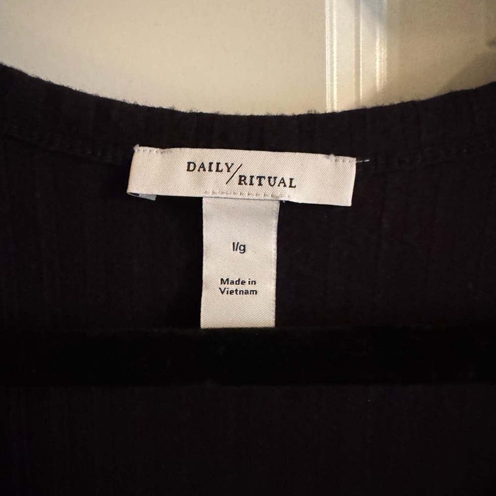 Daily Ritual Black Ribbed Tank Top - Picture 4 of 5
